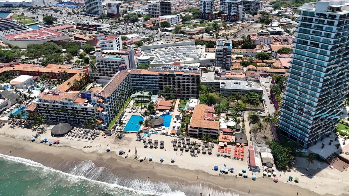 Edificio Zona Hotelera Puerto Vallarta — Zona Hotelera Norte, Puerto Vallarta, Jalisco
