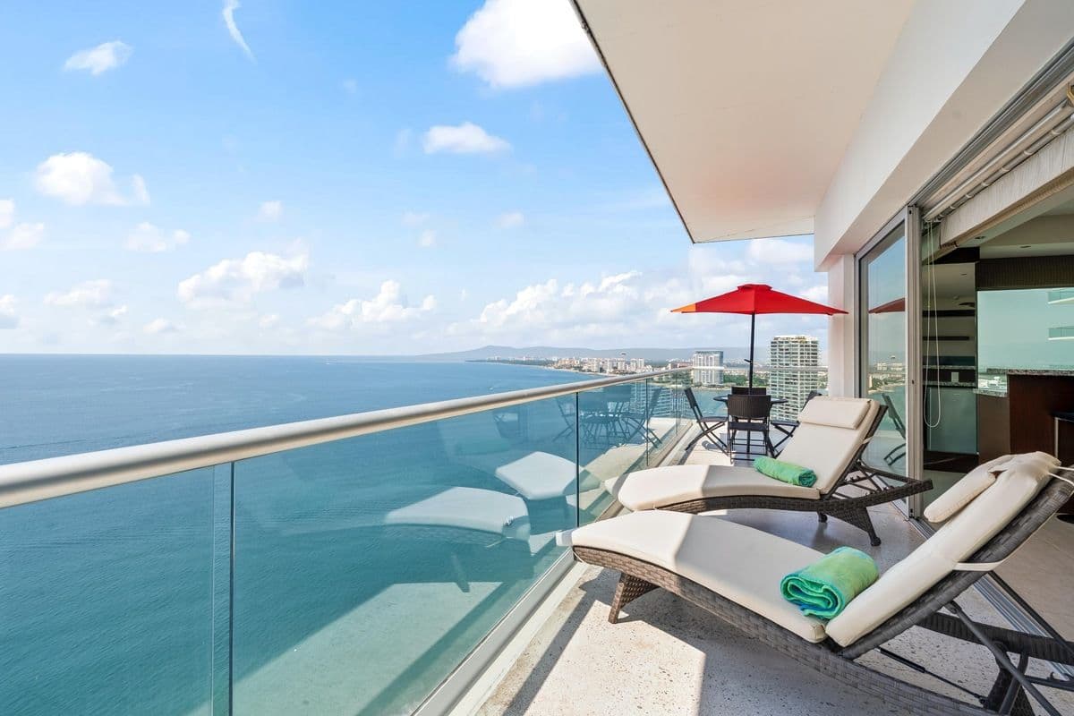 Luxury Vacation Rental in Puerto Vallarta | 3-Bedroom Condo at Península PV — Zona Hotelera Norte, Puerto Vallarta, Jalisco